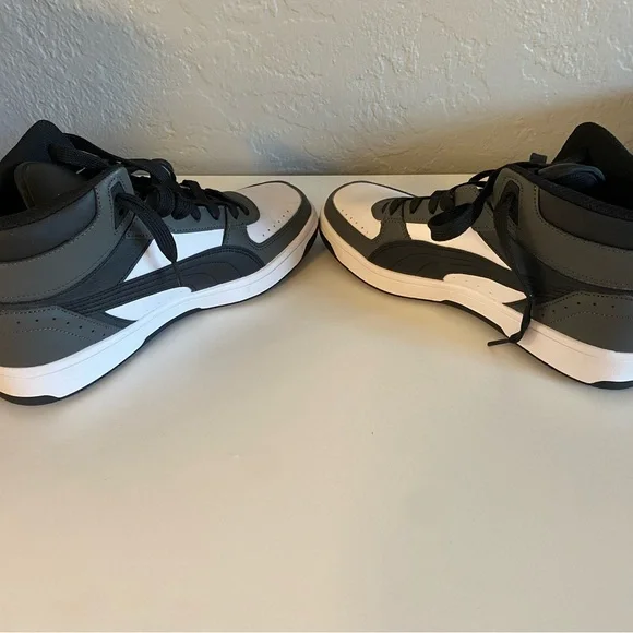 PUMA Black and Gray Sneakers - Picture 2 of 8